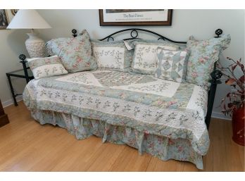 Iron Daybed With Trundle ( Bedding Included )