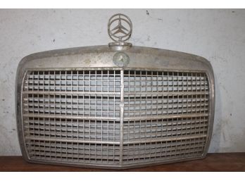 Mercedes Car Grill With Hood Ornament