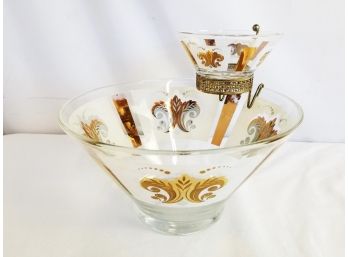 1960s Mid Century Glass Chip & Dip Bowl Set By Anchor Hocking In White Gilt Gold Fleur De Lis Design