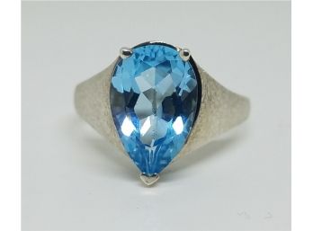 Wonderful Vintage Sterling Silver Ring With Large Aqua/Blue Topaz