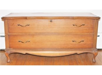 Vintage Lane Cedar Lined Sweetheart Blanket Chest With Storage Cubies