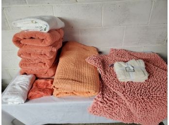 Peach Bathroom Lot Calvin Klein Blanket, New Wamsutta Wash Cloths, Towel Towels And Rugs