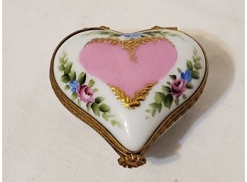 Limoges Imports Peint Main Limoges France SD - Adorable Heart Shaped Porcelain Miniature Trinket Box