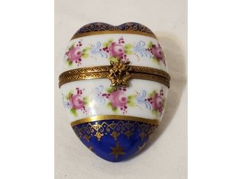 Lovely Limoges France Hand Painted Porcelain Heart Shaped Miniature Trinket Box