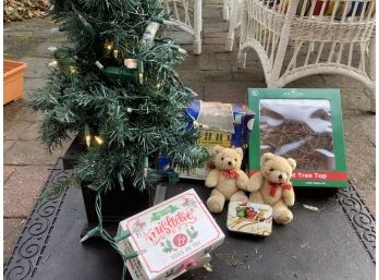 Lot #4 Of Christmas Items