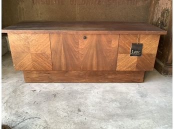 Lane Cedar Sweetheart Chest