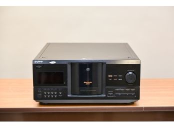 Sony Compact Disc Digital Audio Player CDP-CX240 (mega Storage 200CD)