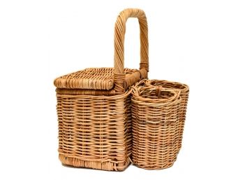 Wicker Picnic Basket With Bottle Holders