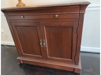 Ethan Allen Extendable Side Bar Cabinet