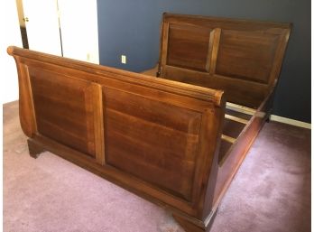 Broyhill Queen Sleigh Bed