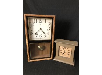 2 Standing Clocks