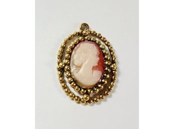 Vintage Small Cameo Pendant