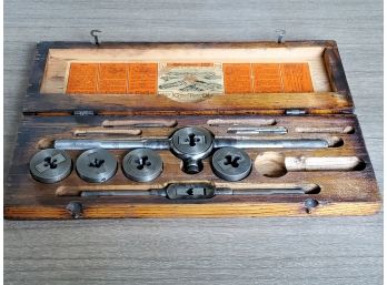 Vintage Greenfield Tap & Die Little Giant Screw Plate In Wood Box