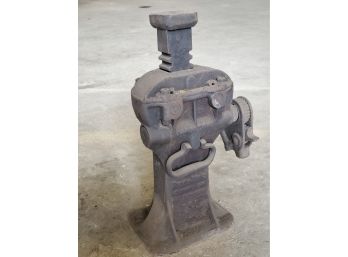 Vintage 10 Ton Capacity Cast Iron Heavy Duty Truck Tractor Jack