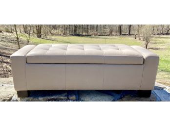 Tufted Cushioned Storage Bench