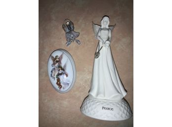 Angel Lot ~ Musical Peace Angel, Ornament And Box