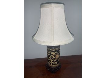 Beautiful Vintage Asian Ceramic Lamp