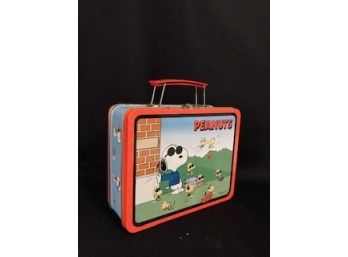 Vintage Metal Peanuts Lunch Box