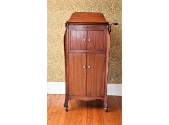 Victrola By Victor Talking Machine Co