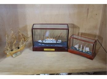 Decorative Ship Lot