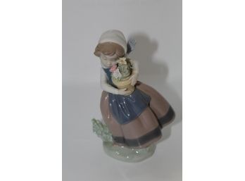 Lladro Figurine Girl And Flowers