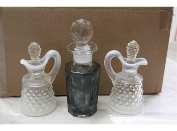 3 Pieces Of Glass 2 Are Fenton Hobanil