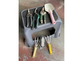 Small Lot Of Garden Tools