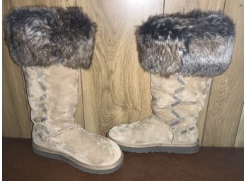 Beautiful Pair Of UGG Suede Boots EUC Size 7