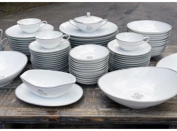 A Large Dinner Service Of Vintage Noritake 'Bessie' Pattern