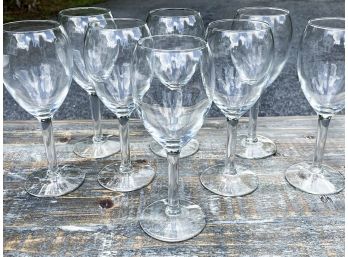 A Set Of 8 Good Quality Crystal Wine Goblets