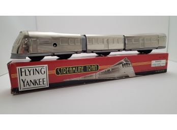 Flying Yankee 2' Streamline Train