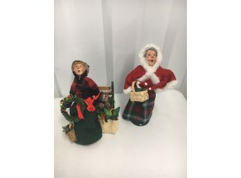 Pair Of Byers Choice Carolers, One Sits On A Metal Bench (rare)