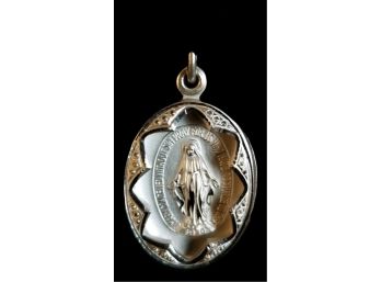Vintage Virgin Mary Pendant Necklace