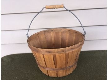 Vintage Peach Or Apple Basket With Wire Bail And Turned Wood Handle.