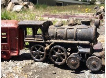 Antique Cast Iron Train And Cabbies