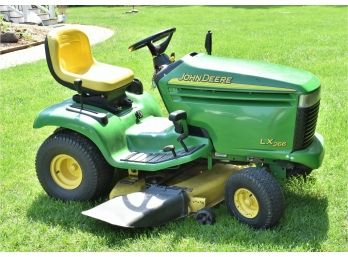 John Deere LX266 Riding Mower