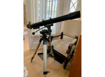 New In Box Orion SkyView 90 Deluxe EQ Equatorial Refracting Telescope 90mm