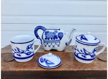 Williams Sonoma Tea Cups & Elephant Teapot