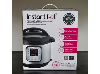 NEW INSTANT POT 7 IN 1 (Retail $149)