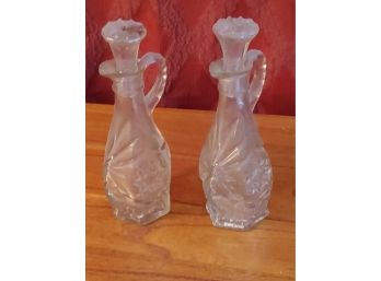 Beautiful Oil And Vinegar Glass Decanter Set