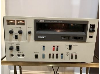 Vintage SONY U-MATIC Video Cassette Recorder