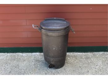 Gott Garbage Can With Locking Lid And Wheels