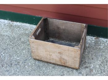 Mohawk Orchards Shelburn Mass. Crate