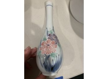 289, Small Bud Vase From Japan With Flowers