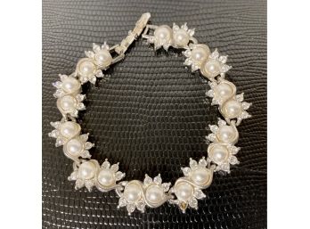 Pretty And Elegant Bracelet With Faux Pearls And Rhinestones