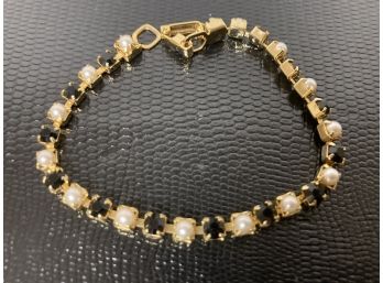 Tennis Bracelet With Black Stones / Beads And Pearls(?)