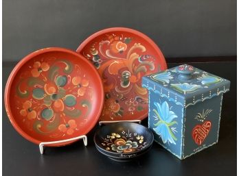 Striking, Hand-Painted Bowls & Compatible Box