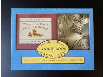 Winnie The Pooh Cookie Book Baking Set