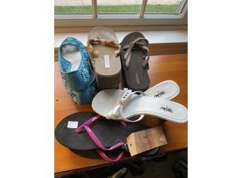 Preowned Sandals - Incl One New Pr Reef Size 7