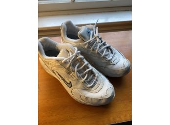 Preowned Nike Womens Size 7 In White